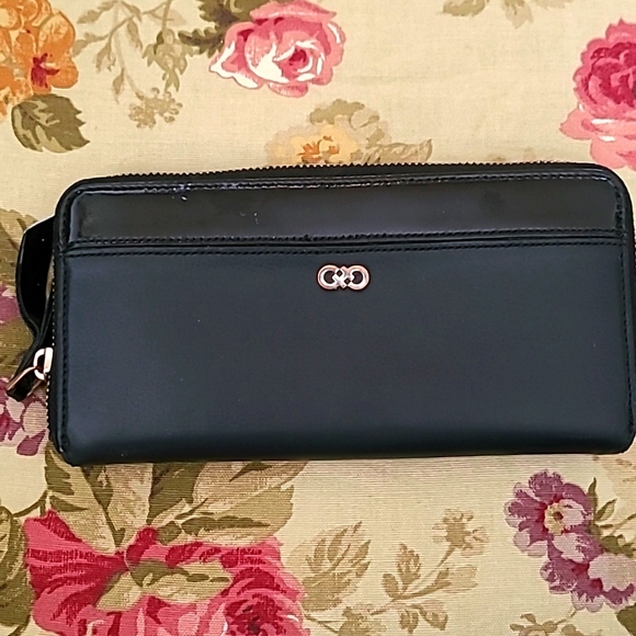 Cole Haan Handbags - Cole Haan Black Leather wallet